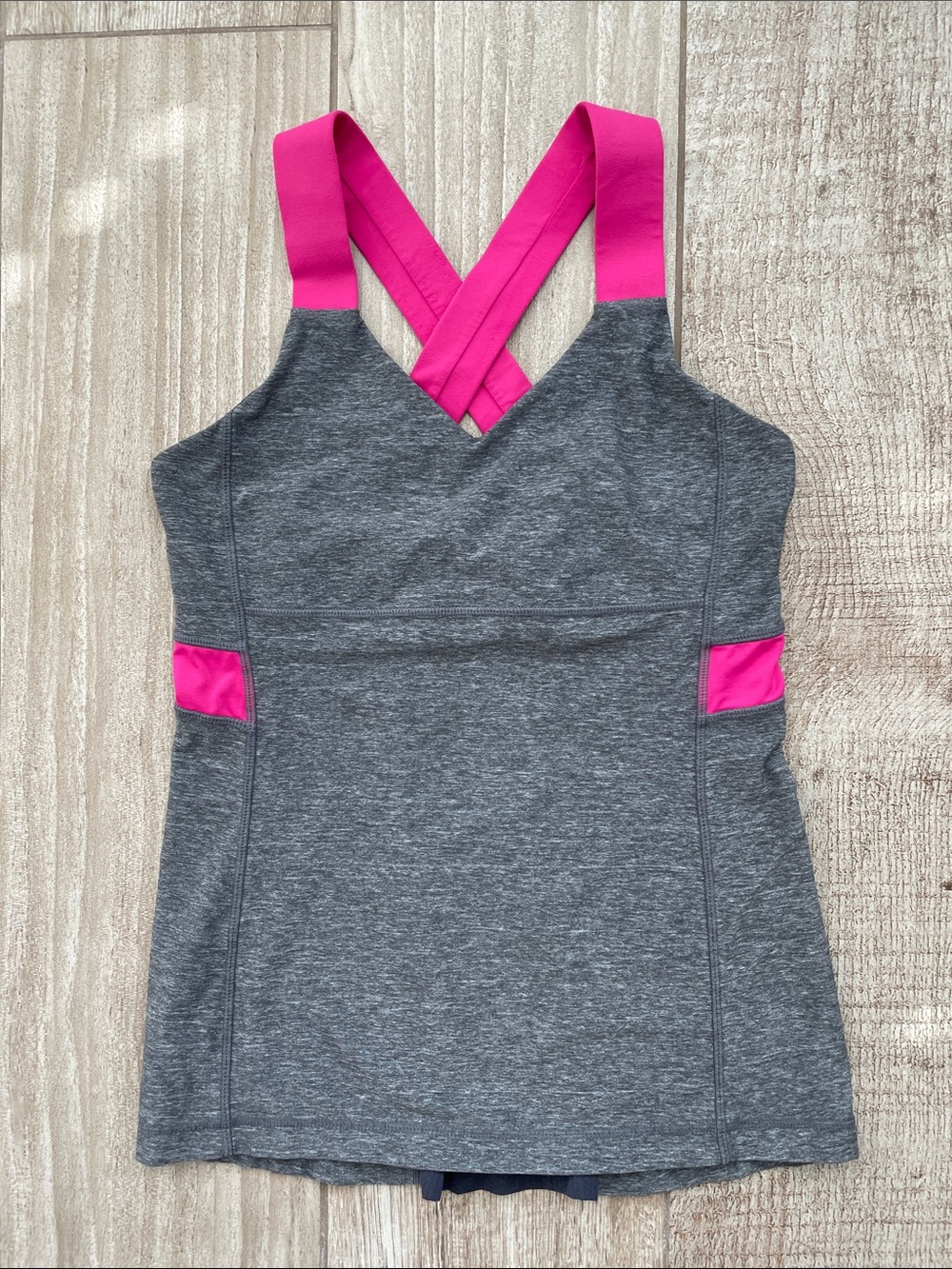 Lululemon athletica gray and pink tank, size 8
